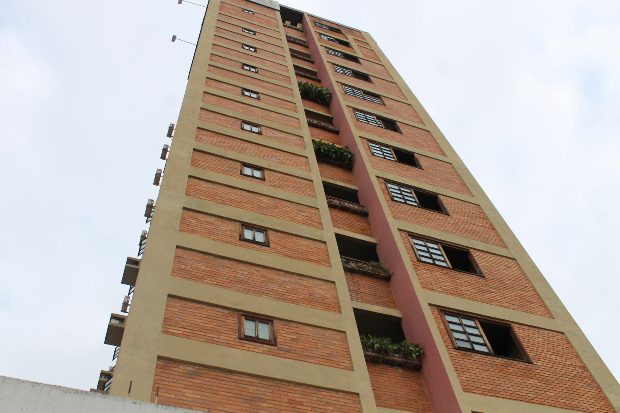 Отель Rede Andrade Goiania Centro Экстерьер фото